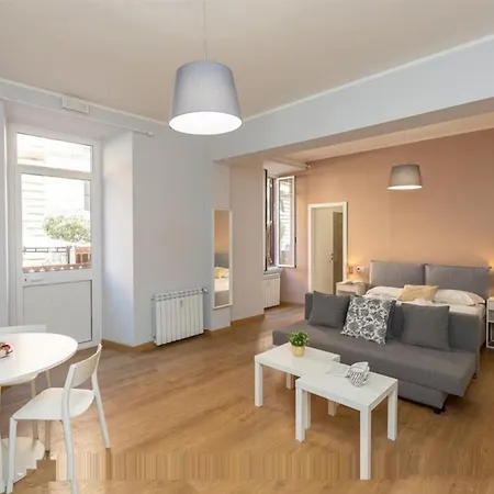 アパート One Bedroom For Rent - Check Profile ローマ