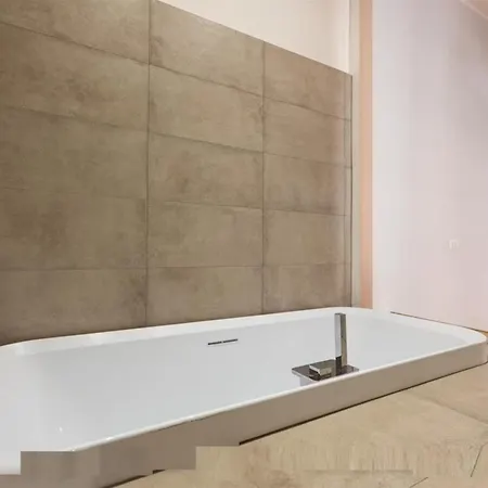 One Bedroom For Rent - Check Profile アパート