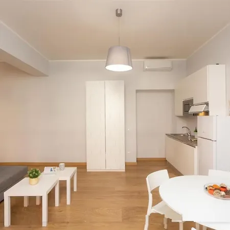 アパート One Bedroom For Rent - Check Profile ローマ